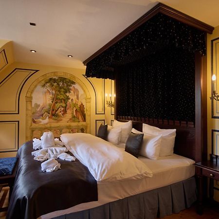Romantik Hotel Der Adelshof Schwabisch Hall Bagian luar foto