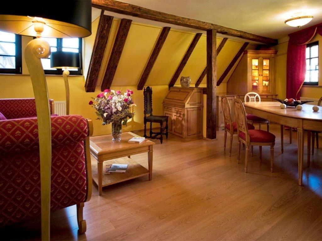Romantik Hotel Der Adelshof Schwabisch Hall Bagian luar foto