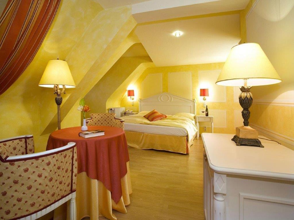 Romantik Hotel Der Adelshof Schwabisch Hall Bagian luar foto