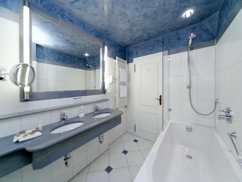 Romantik Hotel Der Adelshof Schwabisch Hall Bagian luar foto