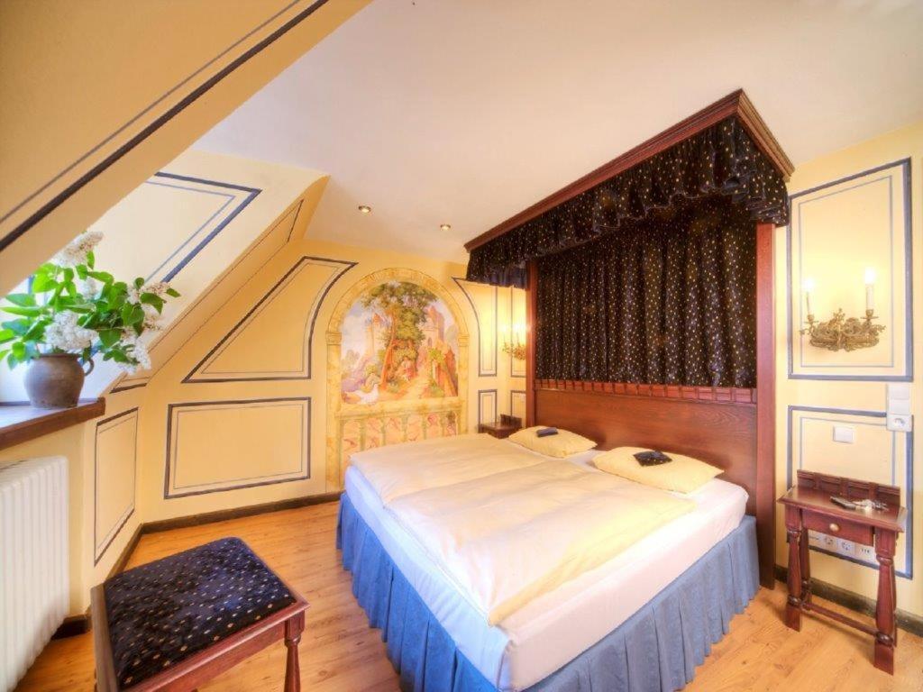 Romantik Hotel Der Adelshof Schwabisch Hall Bagian luar foto