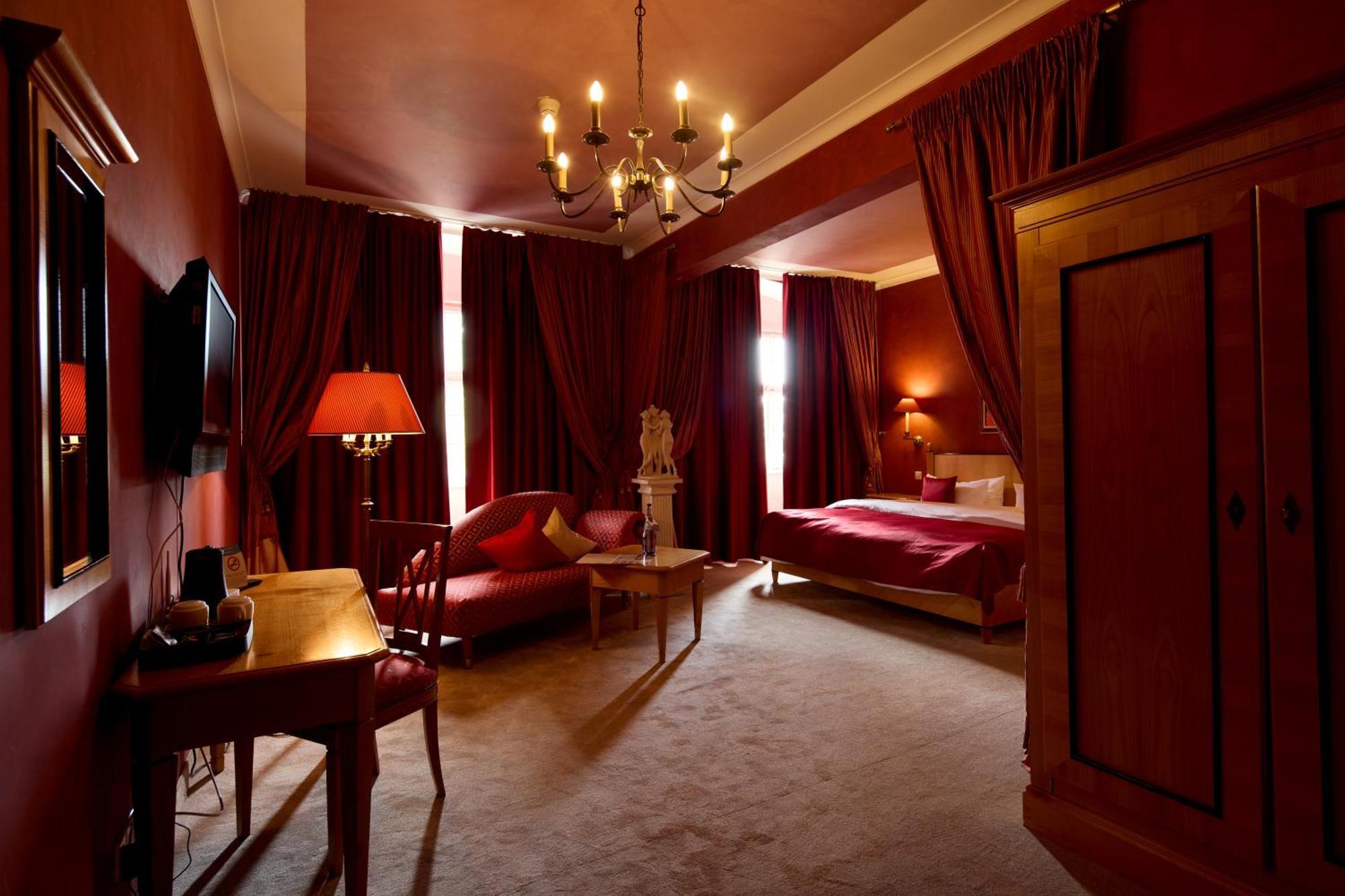 Romantik Hotel Der Adelshof Schwabisch Hall Bagian luar foto