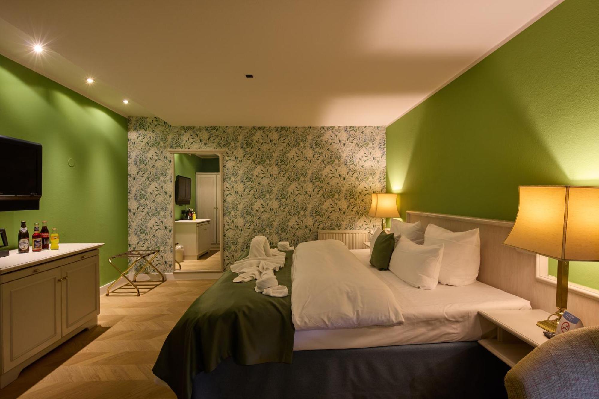 Romantik Hotel Der Adelshof Schwabisch Hall Bagian luar foto