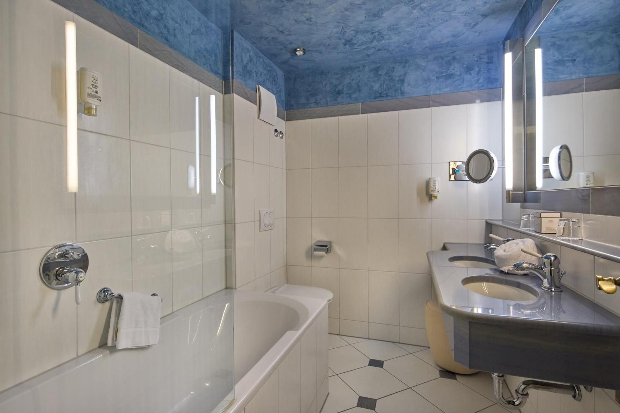 Romantik Hotel Der Adelshof Schwabisch Hall Bagian luar foto