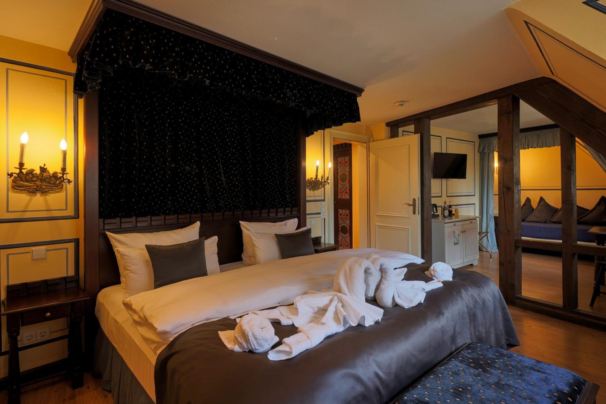 Romantik Hotel Der Adelshof Schwabisch Hall Bagian luar foto