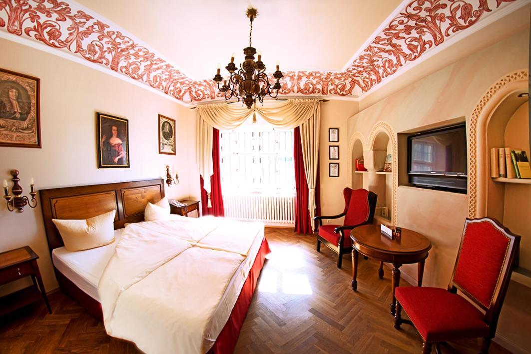 Romantik Hotel Der Adelshof Schwabisch Hall Bagian luar foto