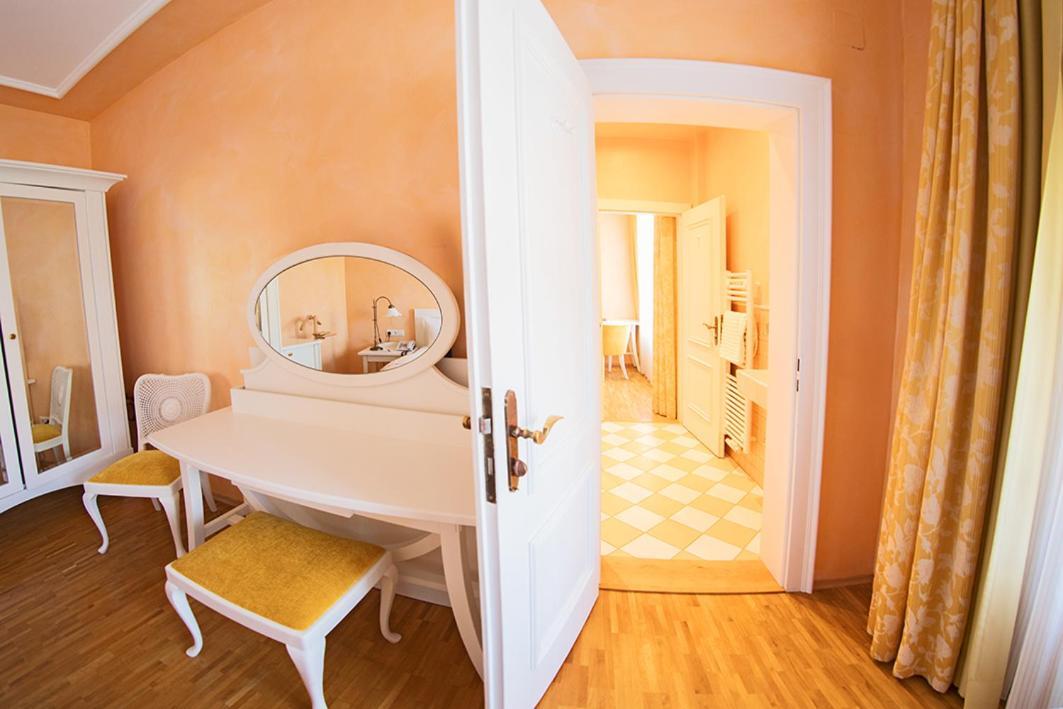 Romantik Hotel Der Adelshof Schwabisch Hall Bagian luar foto