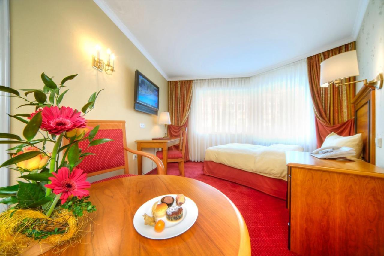 Romantik Hotel Der Adelshof Schwabisch Hall Bagian luar foto